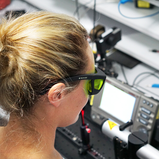 Laserschutzbrillen-Set, zertifiziert nach DIN EN207, infrarot. Für Anwendungen im medizischen und k…